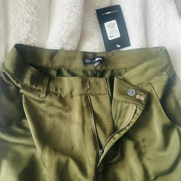 NWT✨ Satin High Rise Joggers - Picture 6 of 10